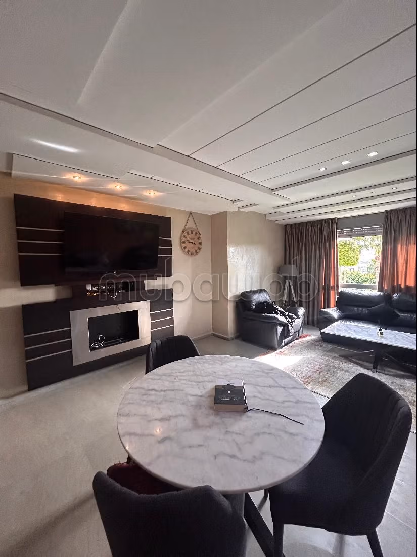Louez cet appartement à Sania. Surface de 110 m². Bien meublé
