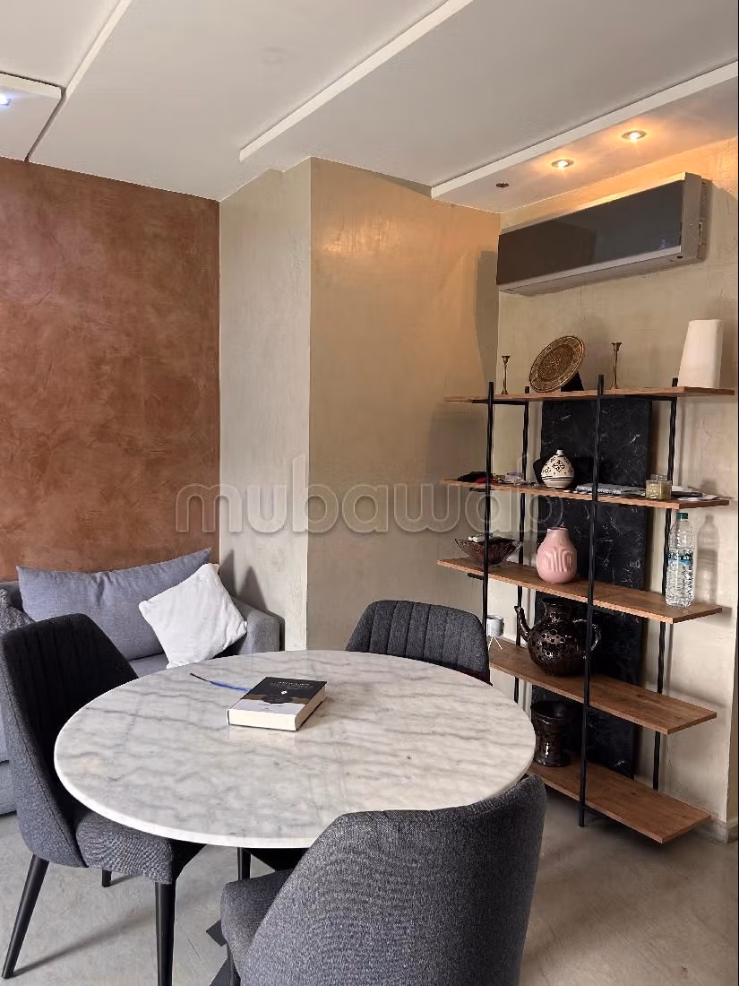 Louez cet appartement à Sania. Surface de 110 m². Bien meublé