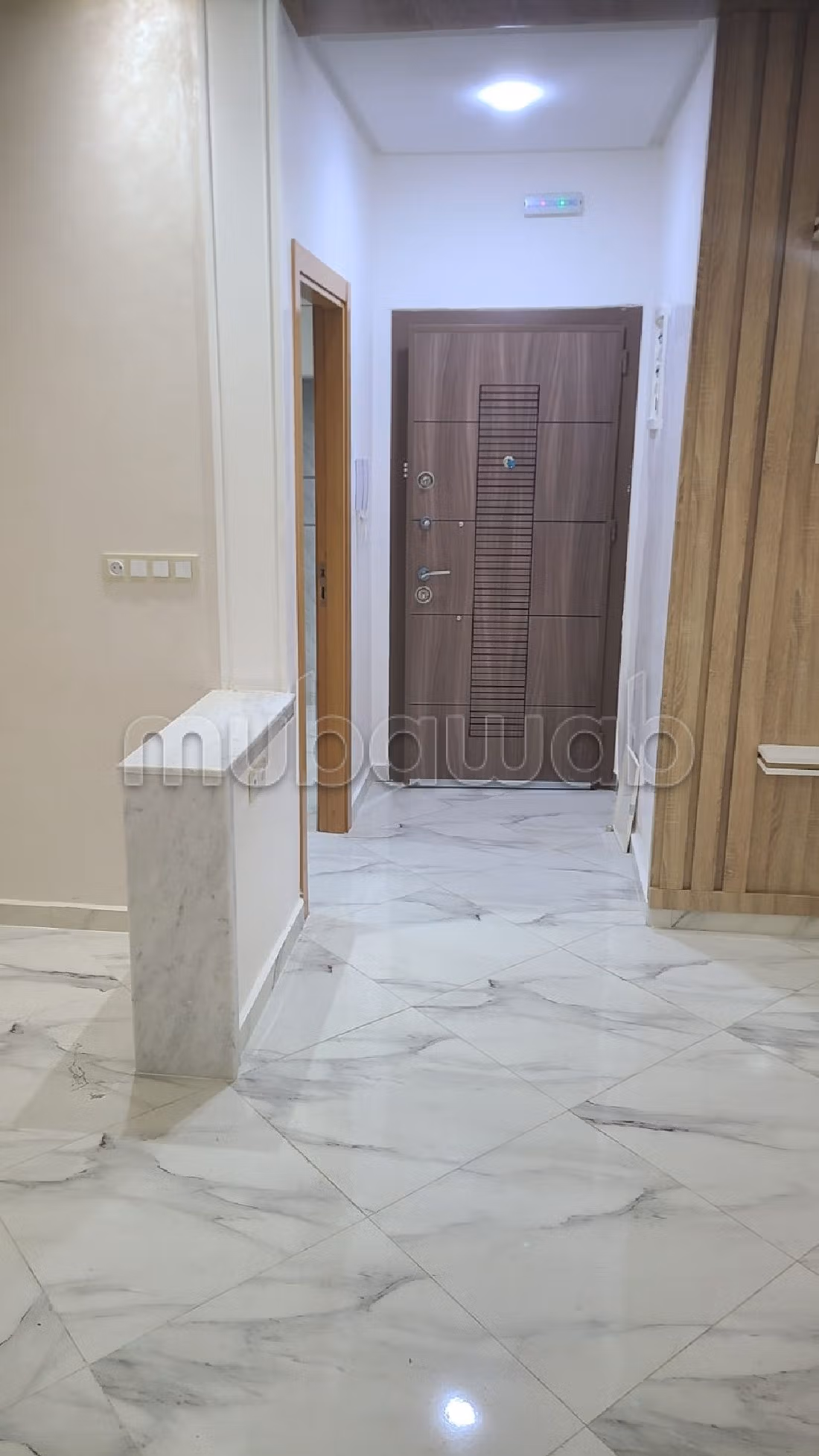 Bel appartement à vendre à Marjane. 5 grandes pièces. Avec ascenseur