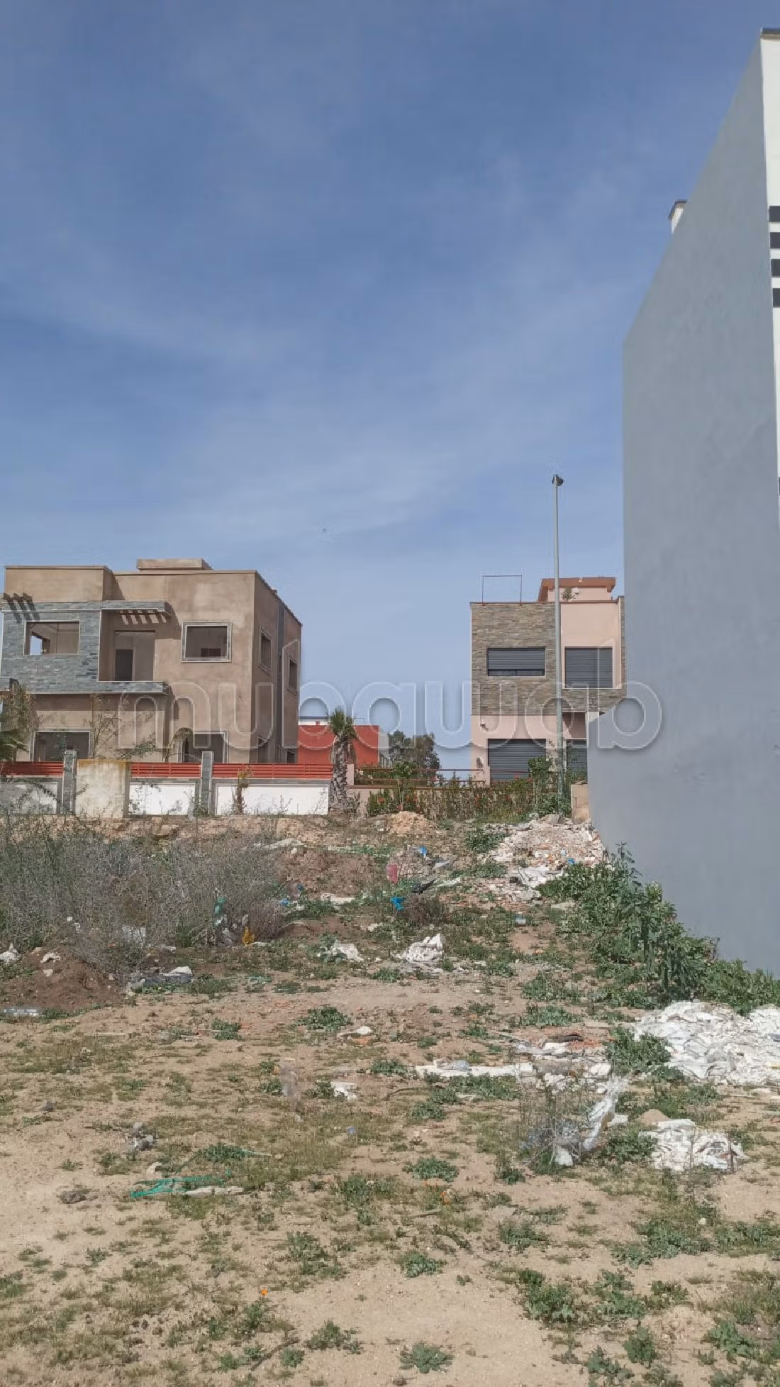 أرض رائعة للبيع ببرشيد. المساحة الكلية 160 م²