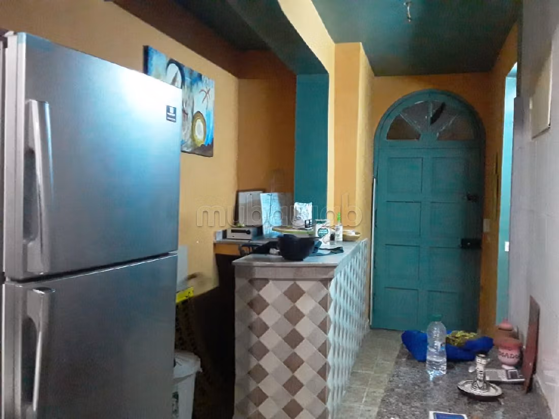 Oficinas y locales comerciales en venta en Medina. Gran superficie 140 m². Cocina equipada