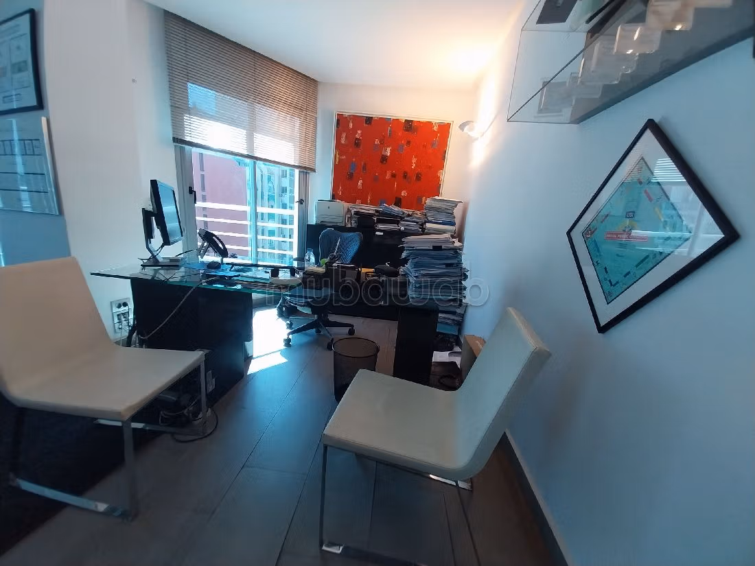 Offices for sale in Racine. Surface area 230 m². Secured door, Secured neighbourhood.