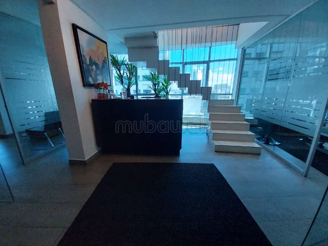 Nu te huur: kantoorruimte in Racine. Totale oppervlakte 220 m². Conciërgeservice en airconditioning.