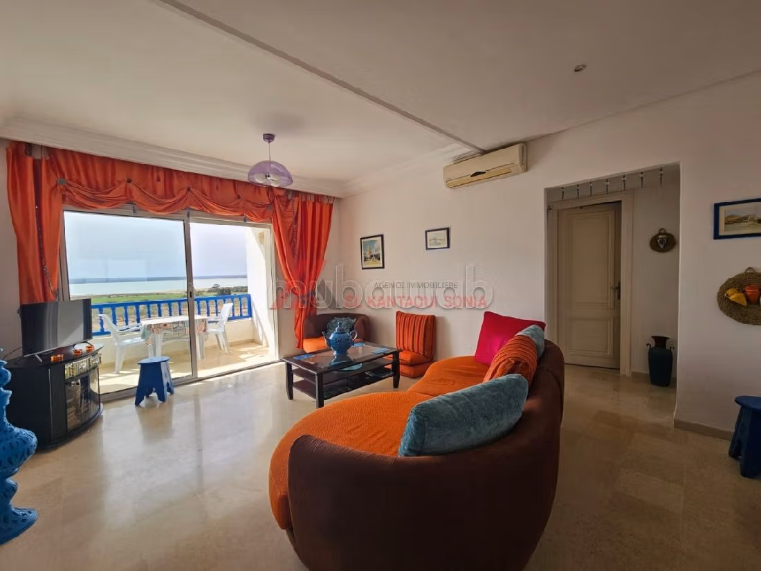 A vendre un s2 à hergla avec parking et cellier