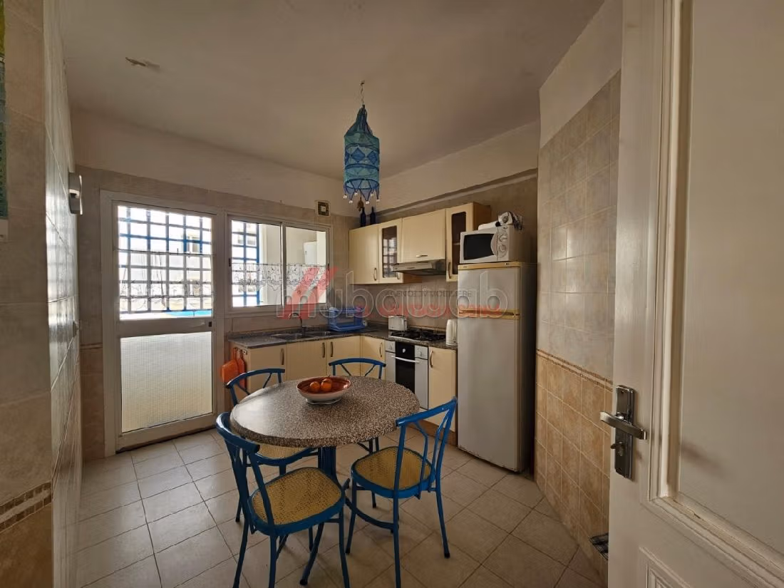 A vendre un s2 à hergla avec parking et cellier