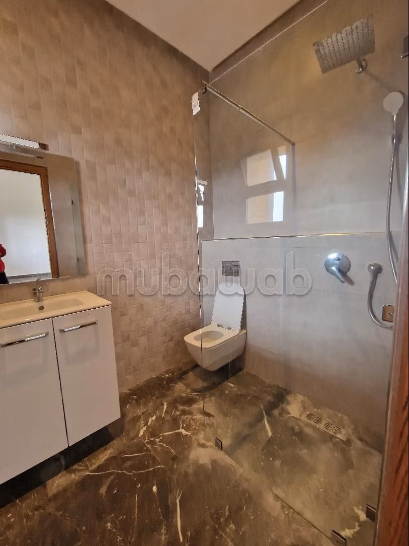 Luxury Villa for sale in Route de Fez. 5 lovely rooms. Large swimming pool, General air conditioning. 