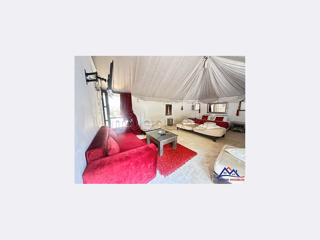 Nu kopen: villa's en luxe woningen in Route de l'Ourika. Oppervlakte 50000 m². Verkoelend zwembad