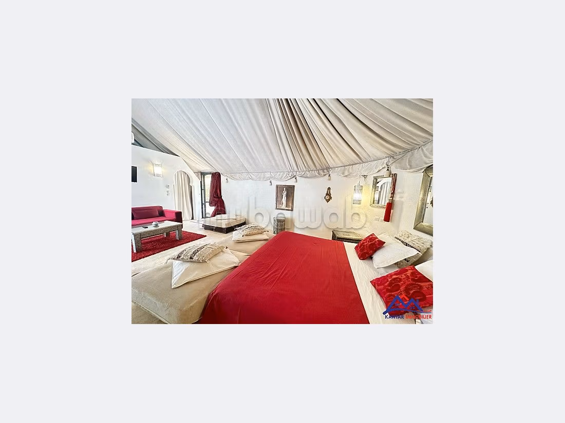 Nu kopen: villa's en luxe woningen in Route de l'Ourika. Oppervlakte 50000 m². Verkoelend zwembad