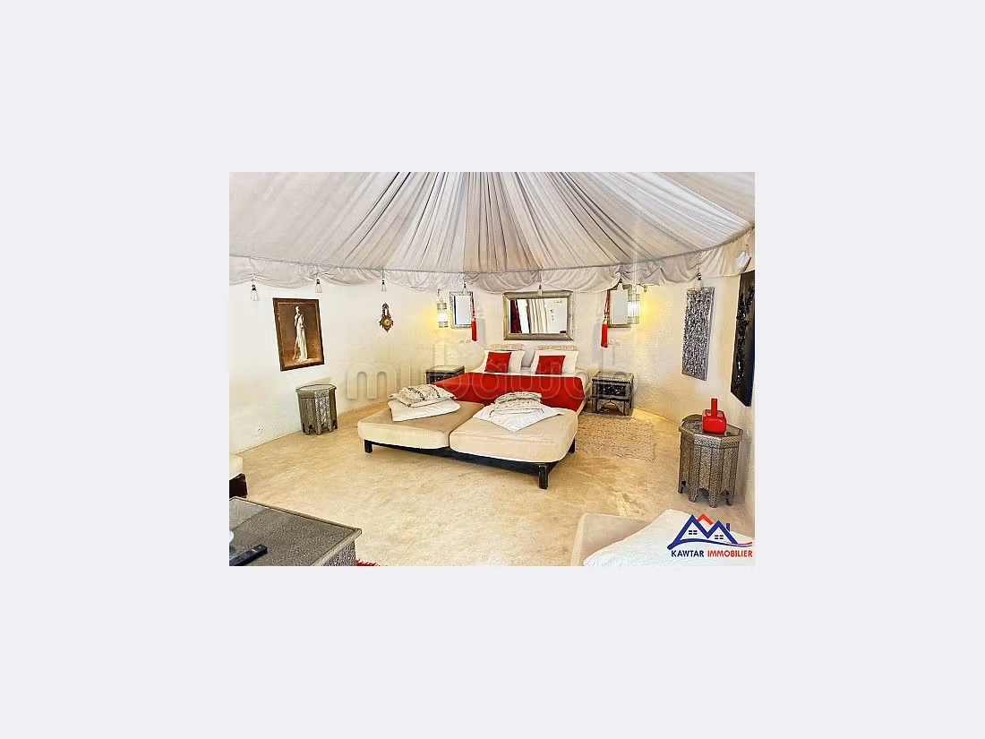 Nu kopen: villa's en luxe woningen in Route de l'Ourika. Oppervlakte 50000 m². Verkoelend zwembad