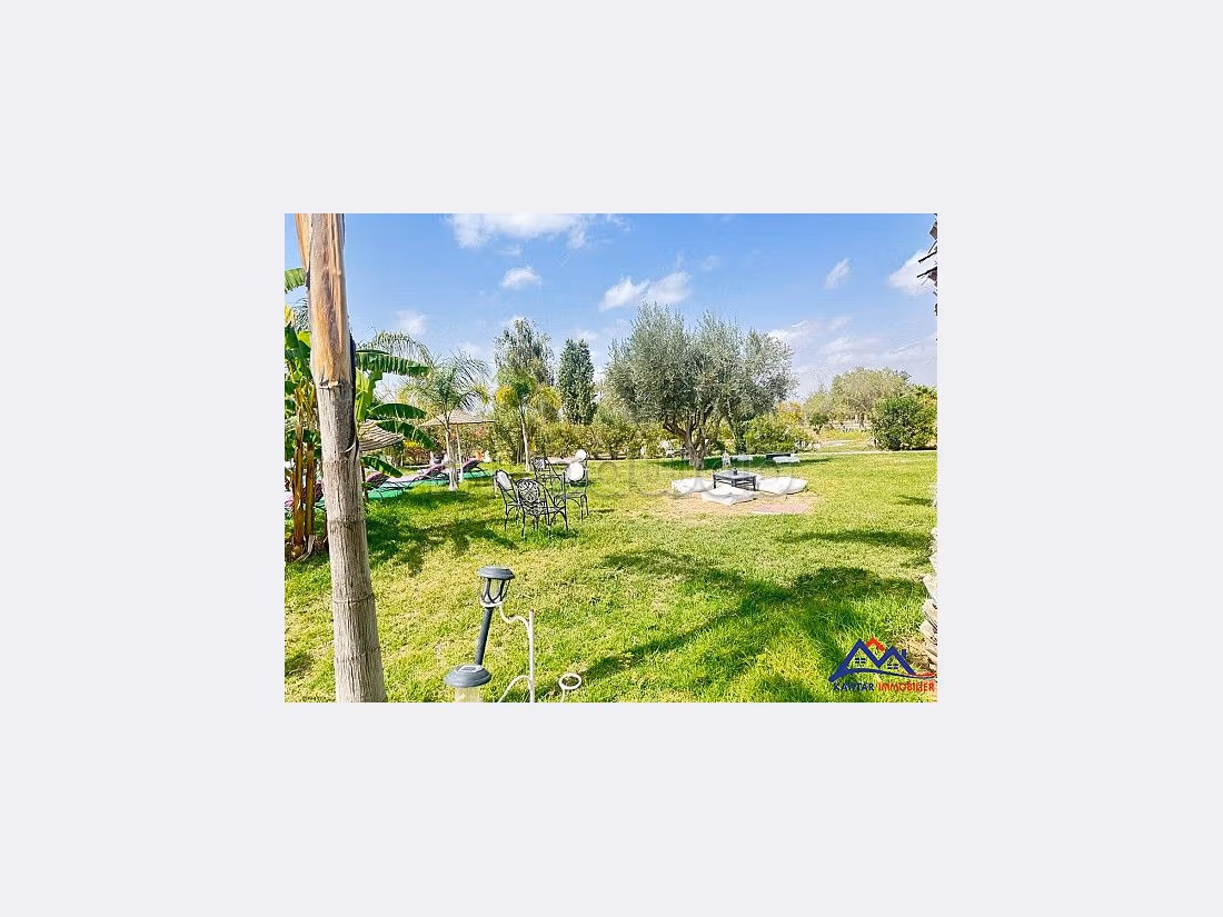 Nu kopen: villa's en luxe woningen in Route de l'Ourika. Oppervlakte 50000 m². Verkoelend zwembad