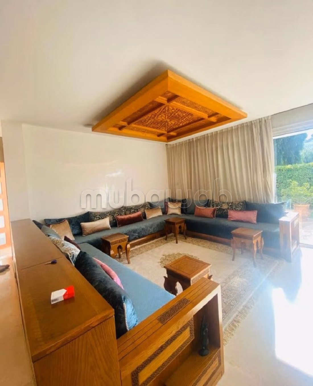 Belle villa vide à la ville verte