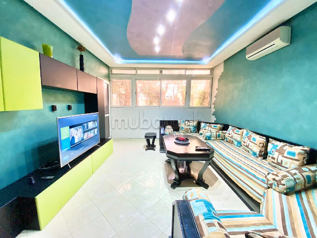 Beautiful apartment for sale in Hermitage. 5 beautiful rooms. Well furnished