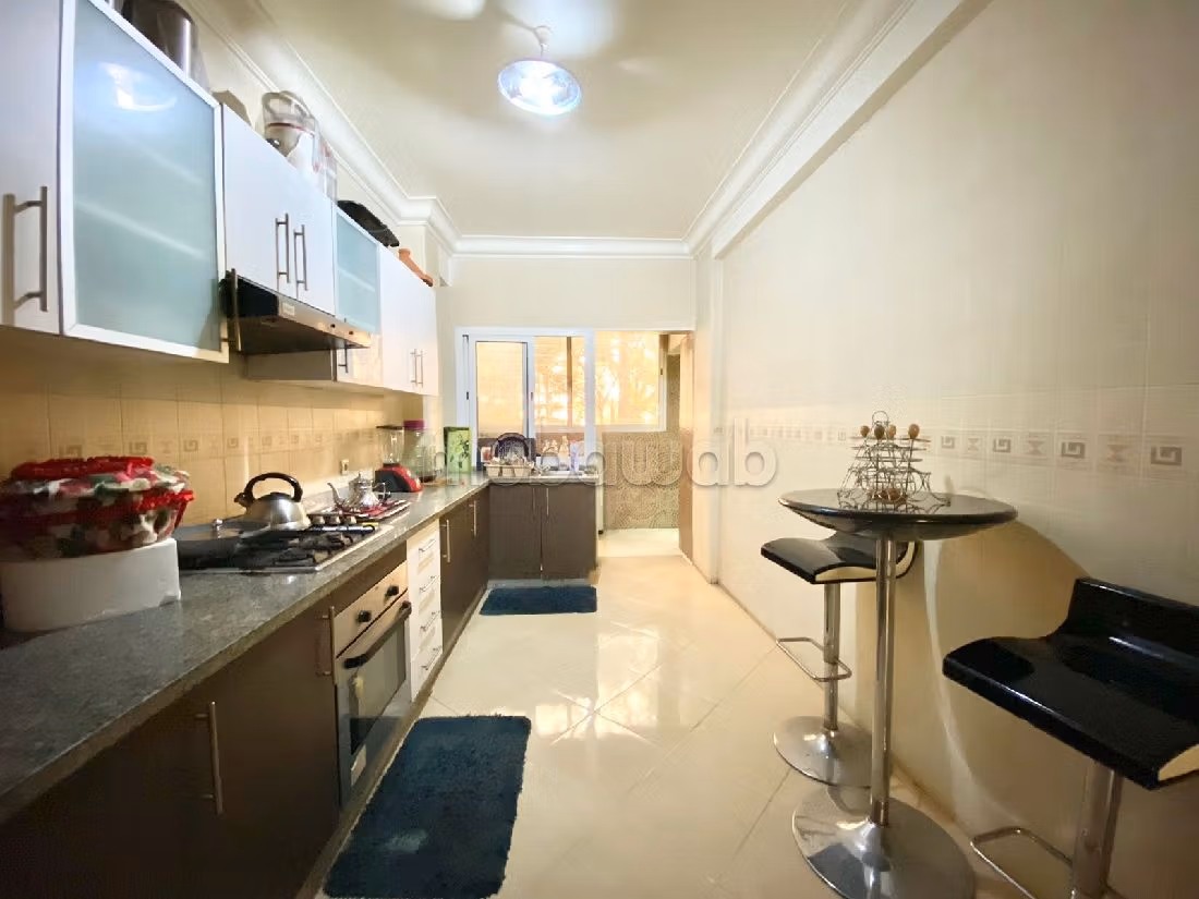 Beautiful apartment for sale in Hermitage. 5 beautiful rooms. Well furnished