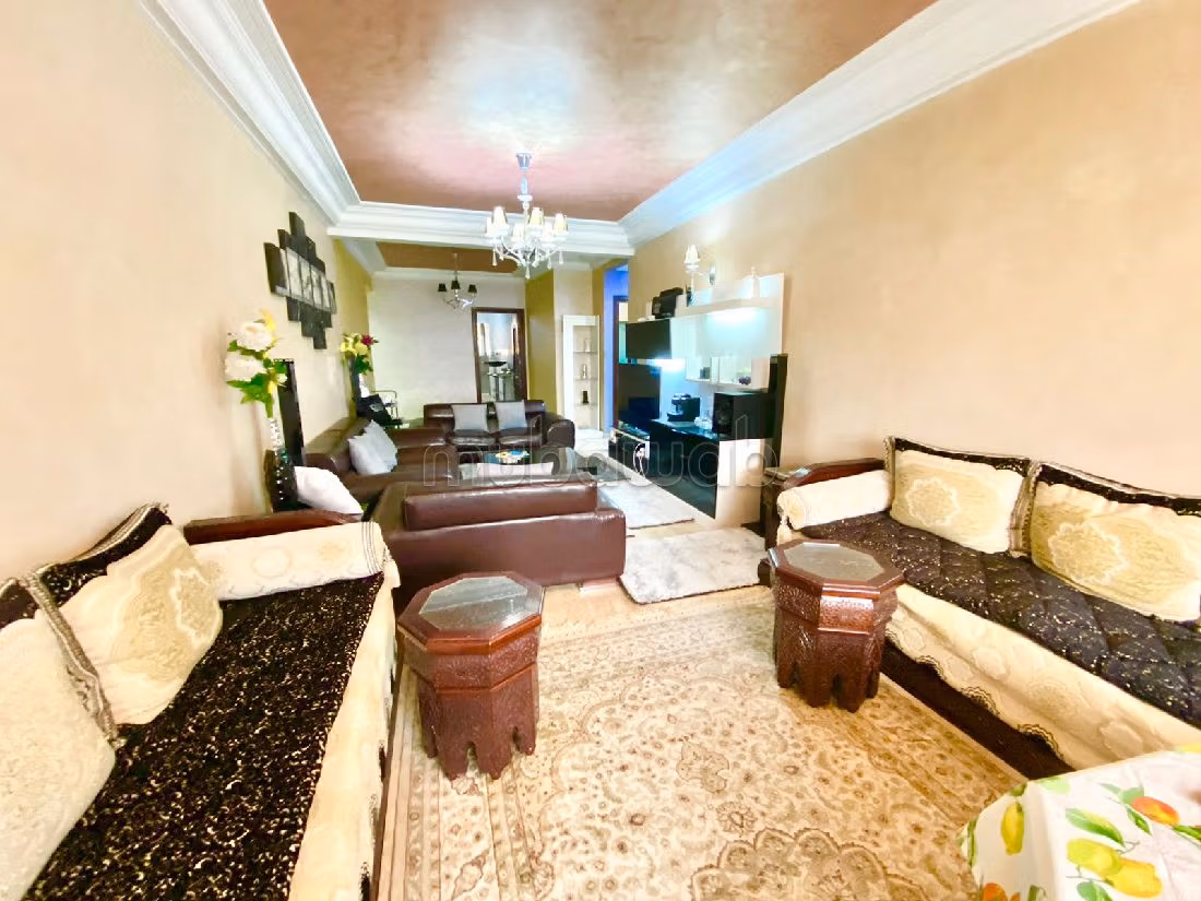 Beautiful apartment for sale in Hermitage. 5 beautiful rooms. Well furnished