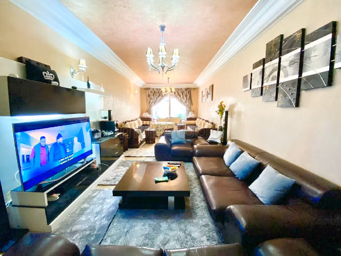 Beautiful apartment for sale in Hermitage. 5 beautiful rooms. Well furnished