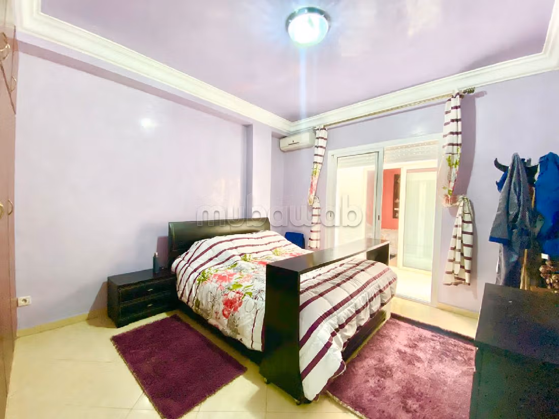 Beautiful apartment for sale in Hermitage. 5 beautiful rooms. Well furnished