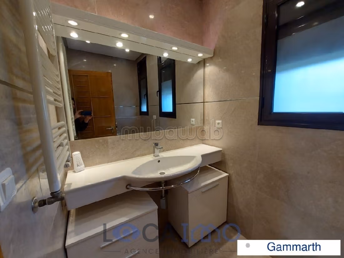 A louer une villa en S4 avec piscine à Gammarth