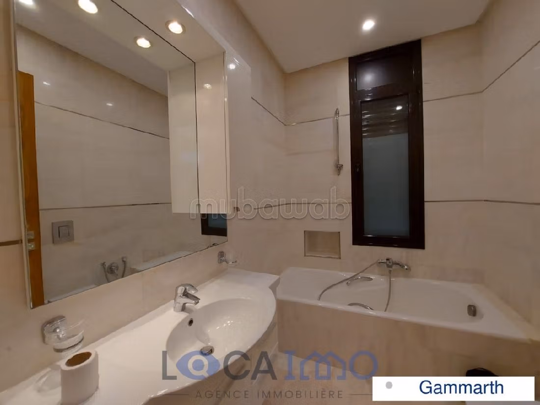 A louer une villa en S4 avec piscine à Gammarth