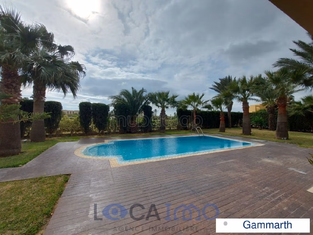 A louer une villa en S4 avec piscine à Gammarth