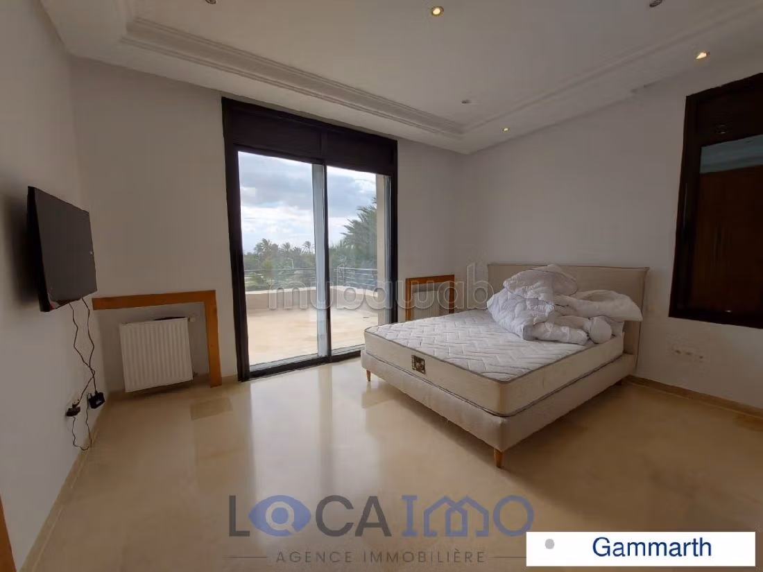 A louer une villa en S4 avec piscine à Gammarth