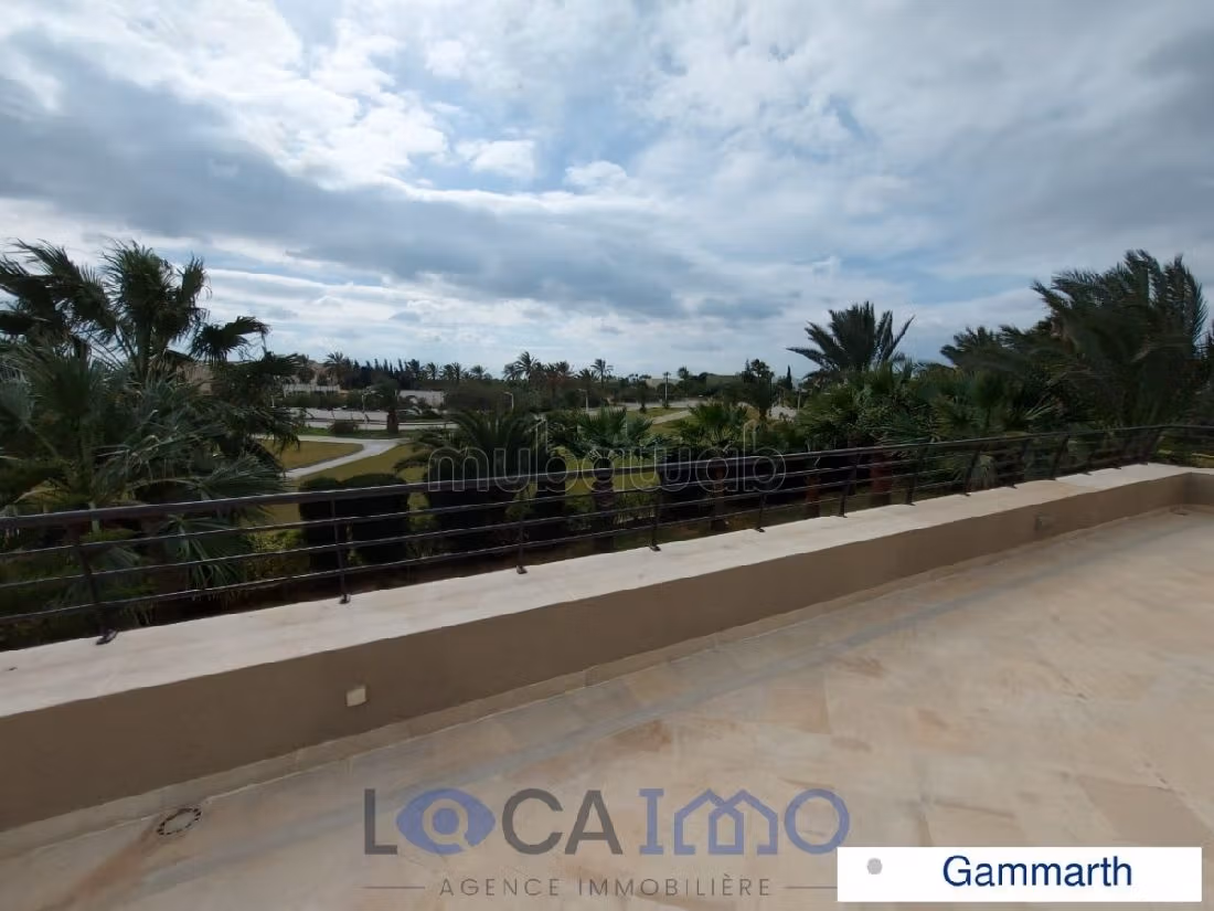 A louer une villa en S4 avec piscine à Gammarth