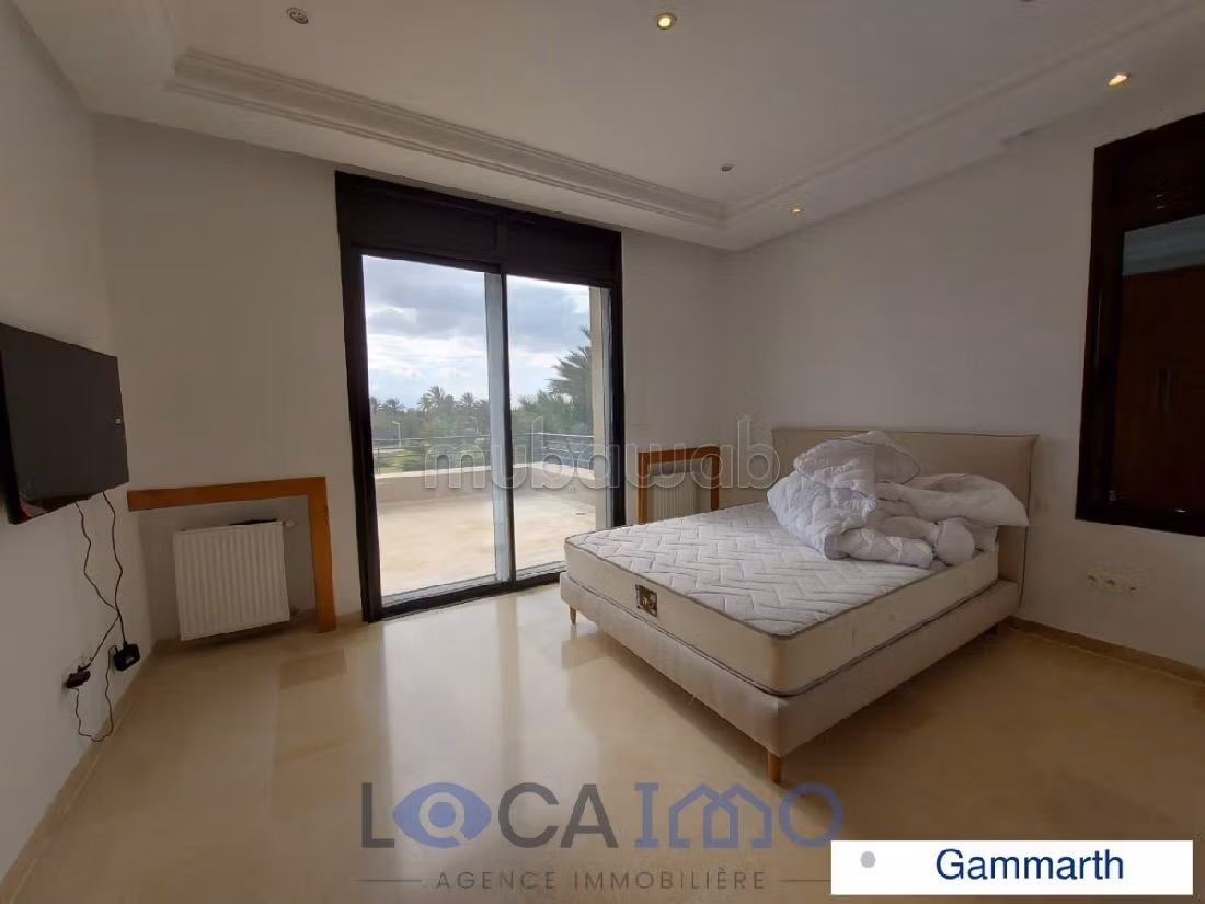 A louer une villa en S4 avec piscine à Gammarth