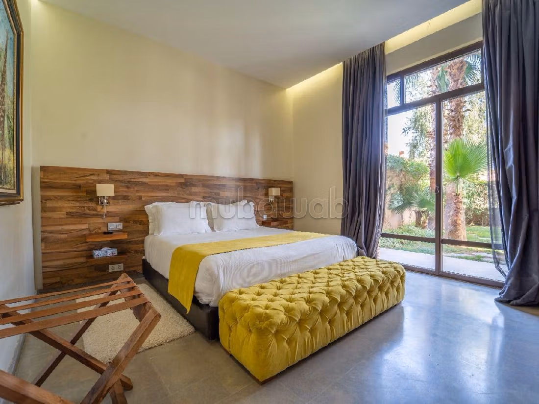 فيلا فاخرة للبيع بطريق امزميز. 7 قطع مريحة. مفروشة. 