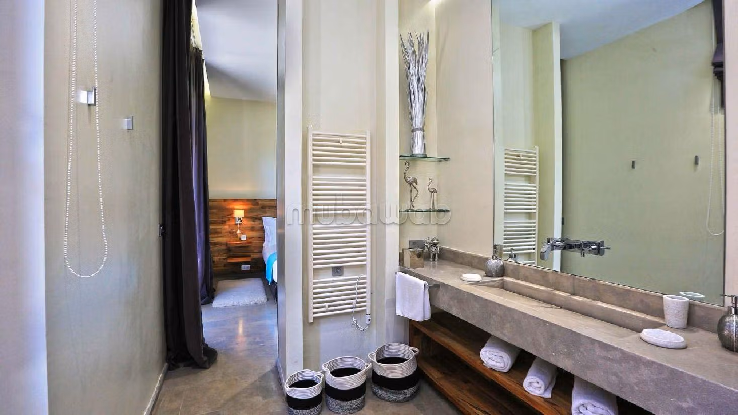 فيلا فاخرة للبيع بطريق امزميز. 7 قطع مريحة. مفروشة. 