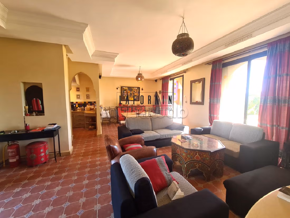 Luxueuses propriétés de 175m² avec piscines