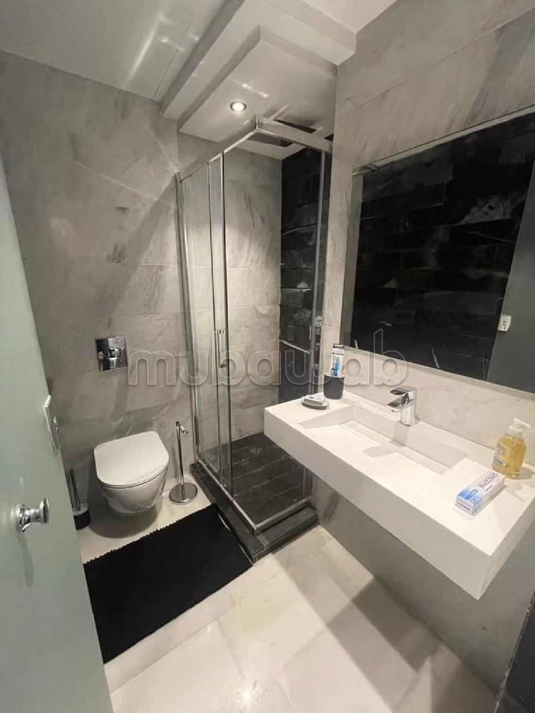 شقة رائعة للإيجار بفيرم بروطون حي الراحة. 2 قطع مريحة. 