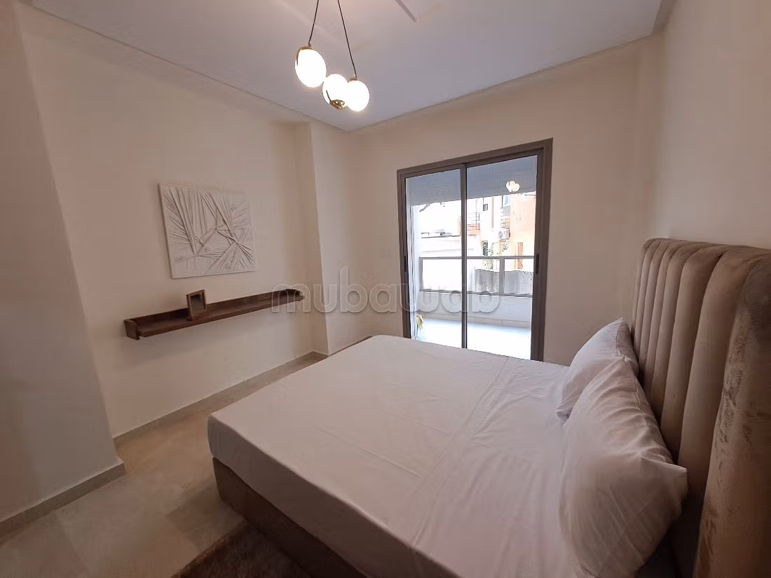 Splendido appartamento in affitto a Centre. 2 camere da letto. Posto auto e ascensore.