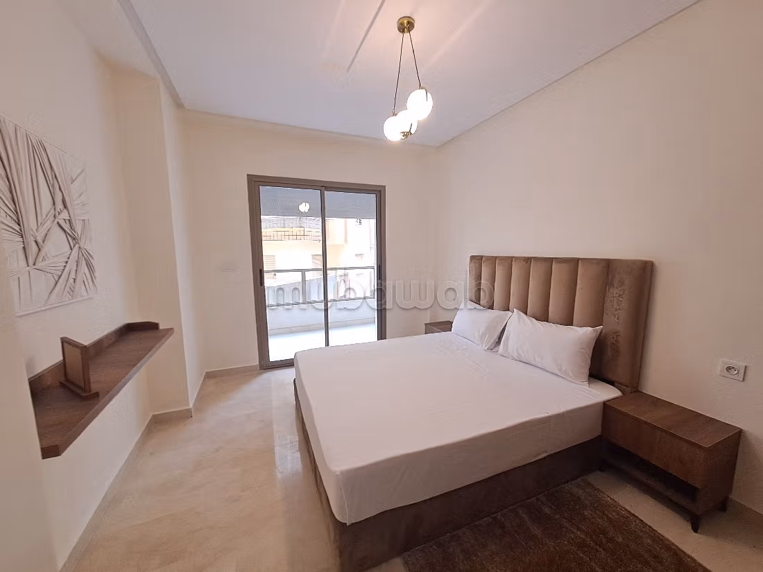 Splendido appartamento in affitto a Centre. 2 camere da letto. Posto auto e ascensore.