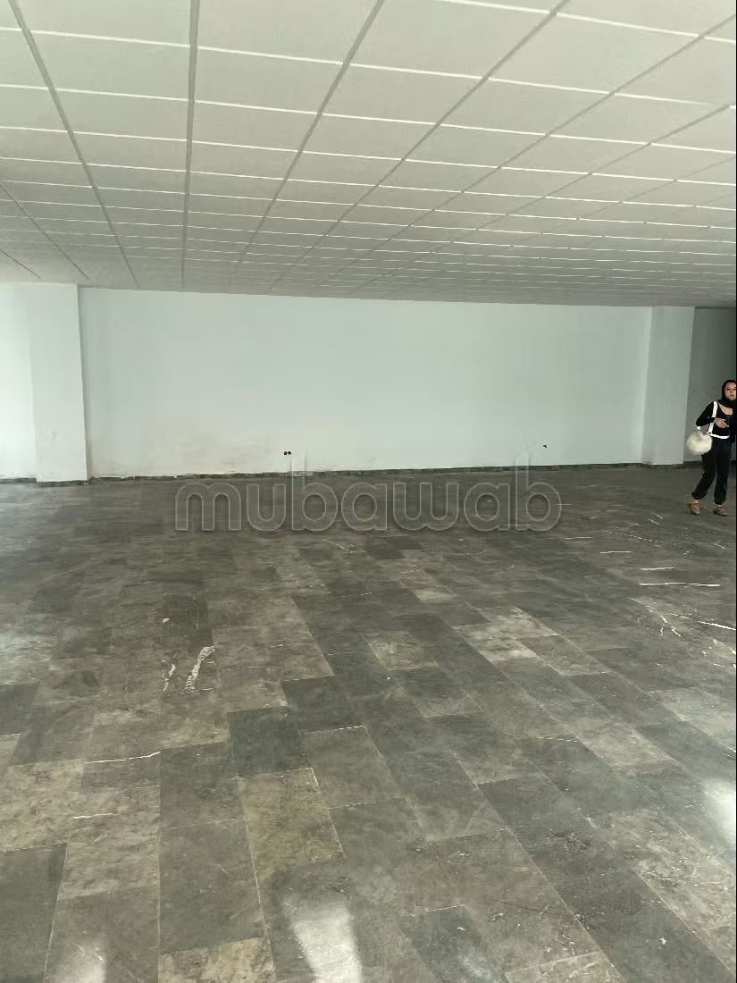Ufficio in vendita a Sidi Maarouf. Superficie 170 m²