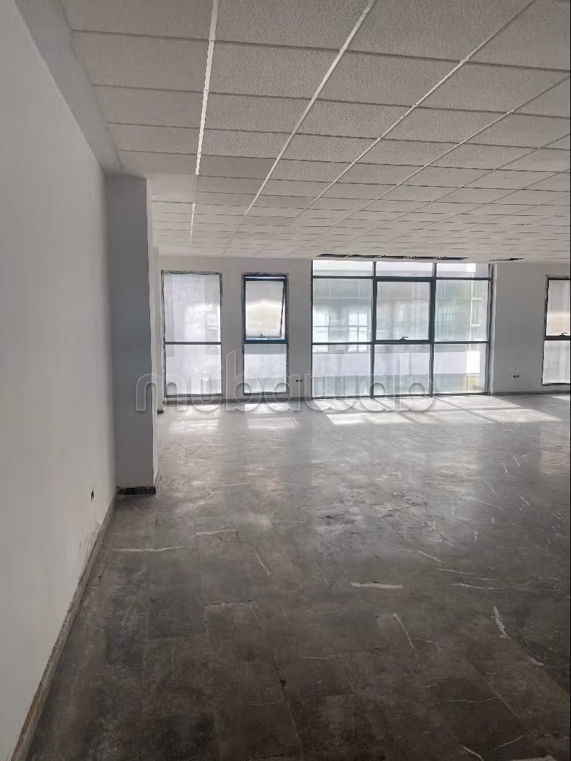 Ufficio in vendita a Sidi Maarouf. Superficie 170 m²