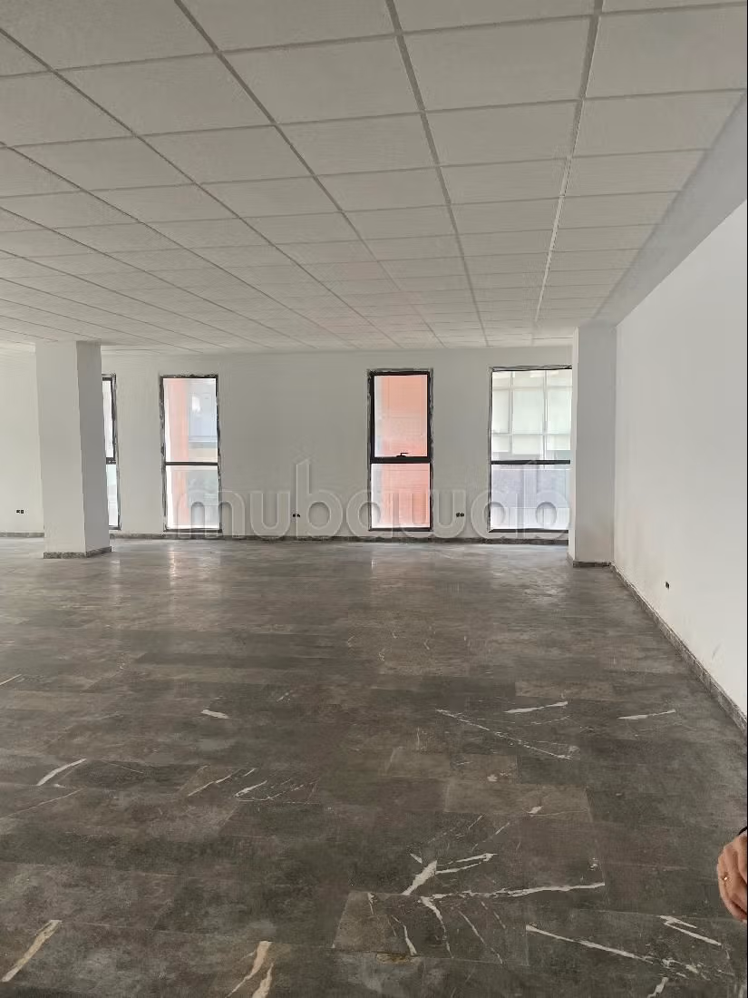 Ufficio in vendita a Sidi Maarouf. Superficie 170 m²