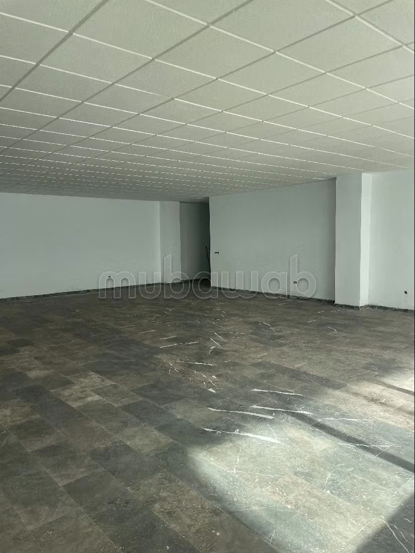 Ufficio in vendita a Sidi Maarouf. Superficie 170 m²