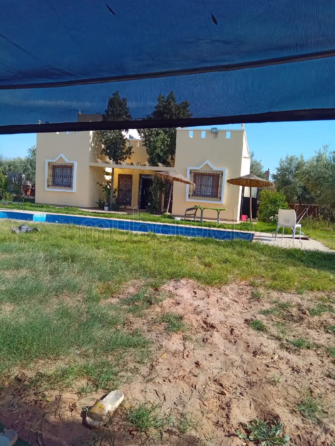 فيلا جميلة للبيع باغمات. المساحة الكلية 1167 م². مفروشة