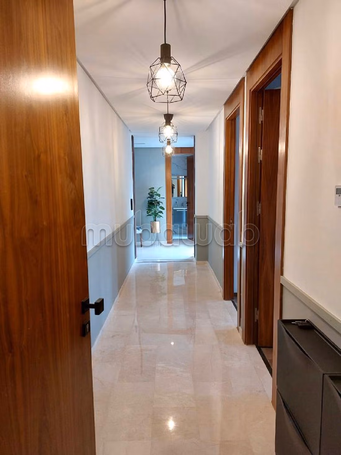 Bel appartement meublé à cfc