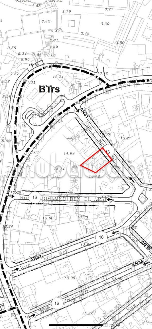 أرض رائعة للبيع بعين الذياب. المساحة الإجمالية 650 م². 