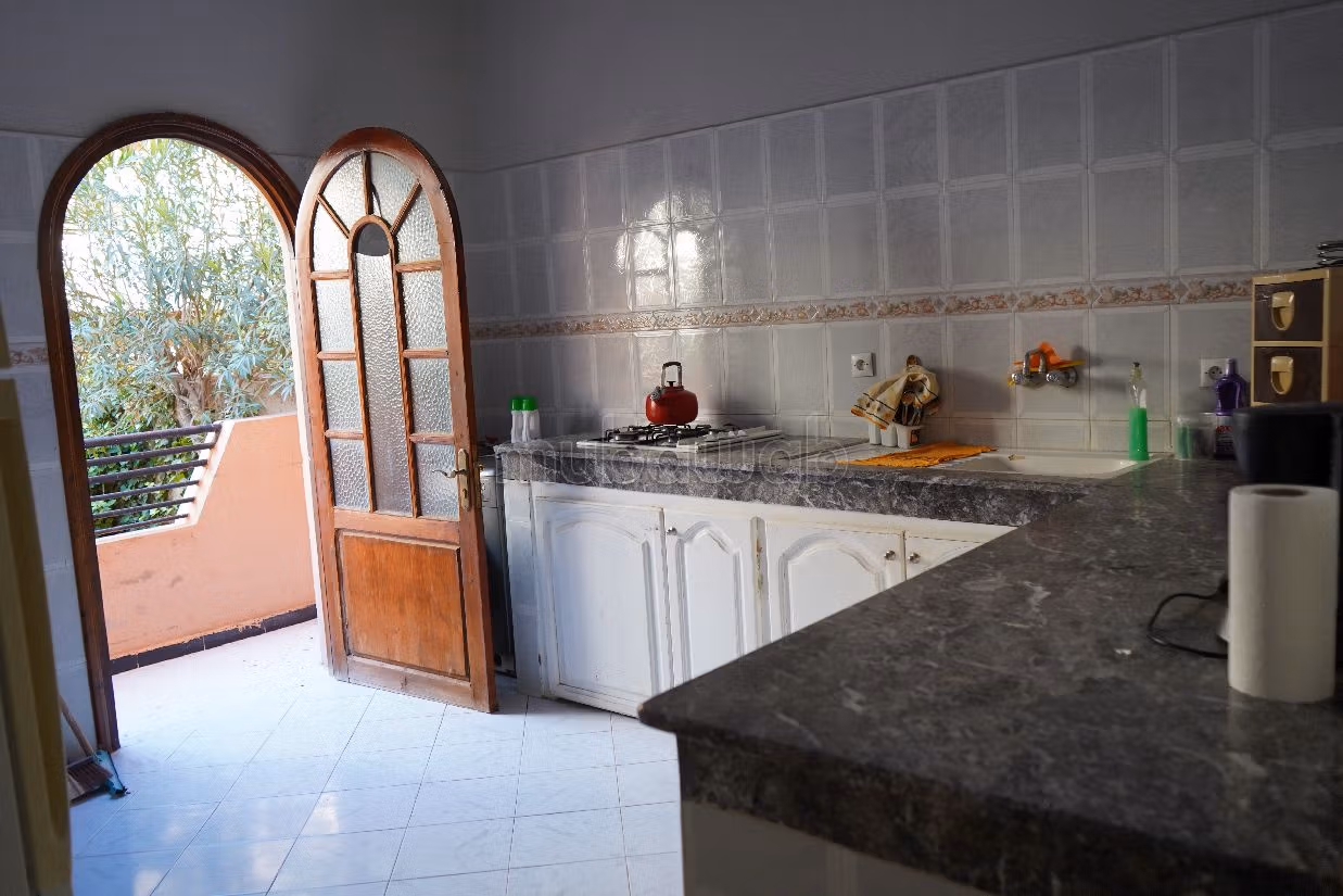 فيلا رائعة للبيع ب امرشيش. 6 قطع مريحة. حديقة وشرفة. 