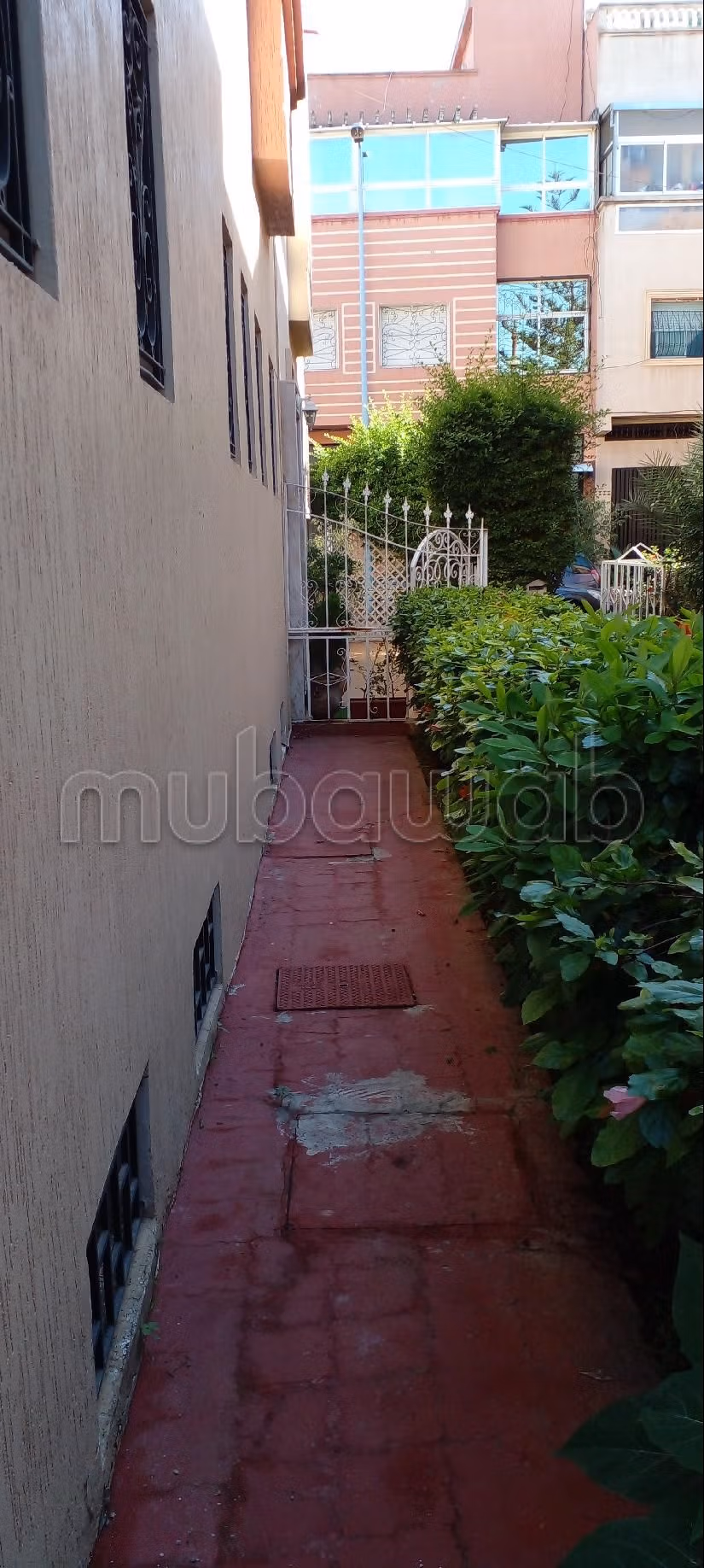 Kopen: huizen in Sidi Maarouf. 3 Ruimtes. Garage en mooi terras. 