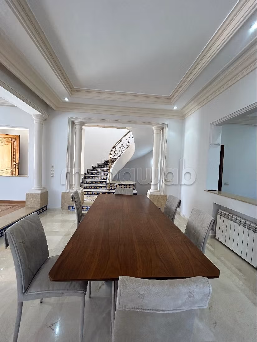Magnifique villa à louer à Jbel Kbir. Meublé