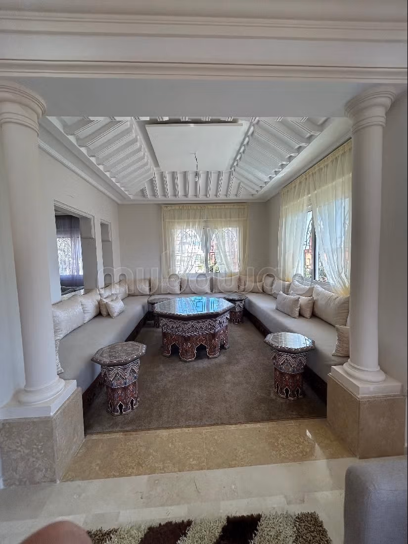 Magnifique villa à louer à Jbel Kbir. Meublé