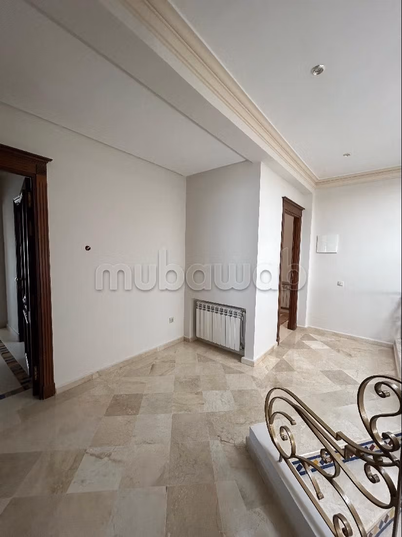 Magnifique villa à louer à Jbel Kbir. Meublé