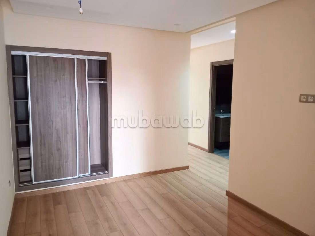 Flat for rent in Quartier du Parc. 3 lovely rooms. Parking spaces and terrace