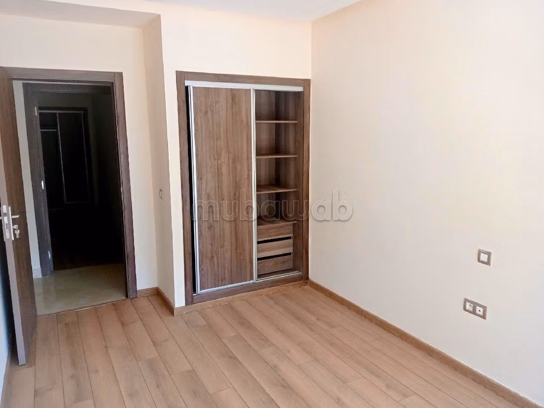 Flat for rent in Quartier du Parc. 3 lovely rooms. Parking spaces and terrace