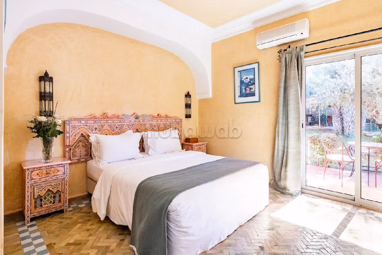 Esplendida villa en venta en Ennakhil Palmeraie. 16 dormitorios. Amueblado