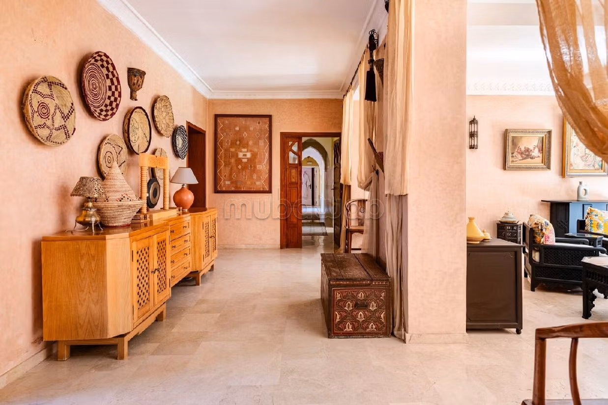 Esplendida villa en venta en Ennakhil Palmeraie. 16 dormitorios. Amueblado