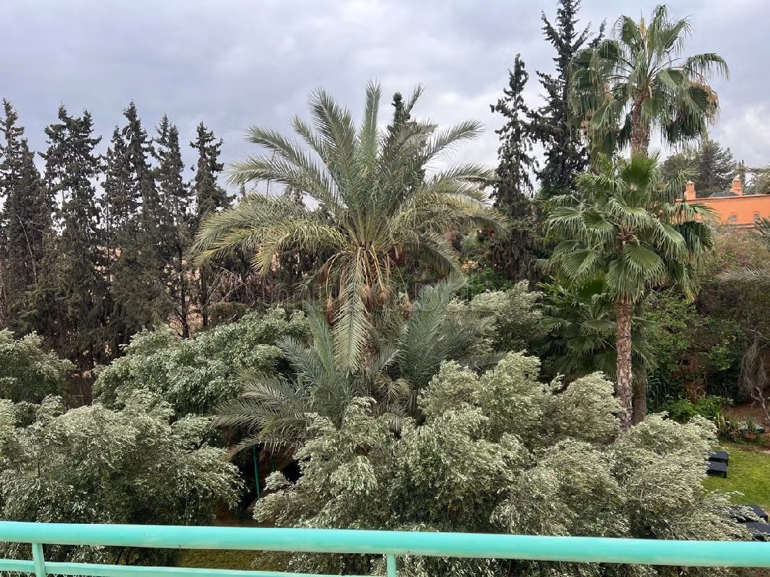 Esplendida villa en venta en Ennakhil Palmeraie. 16 dormitorios. Amueblado