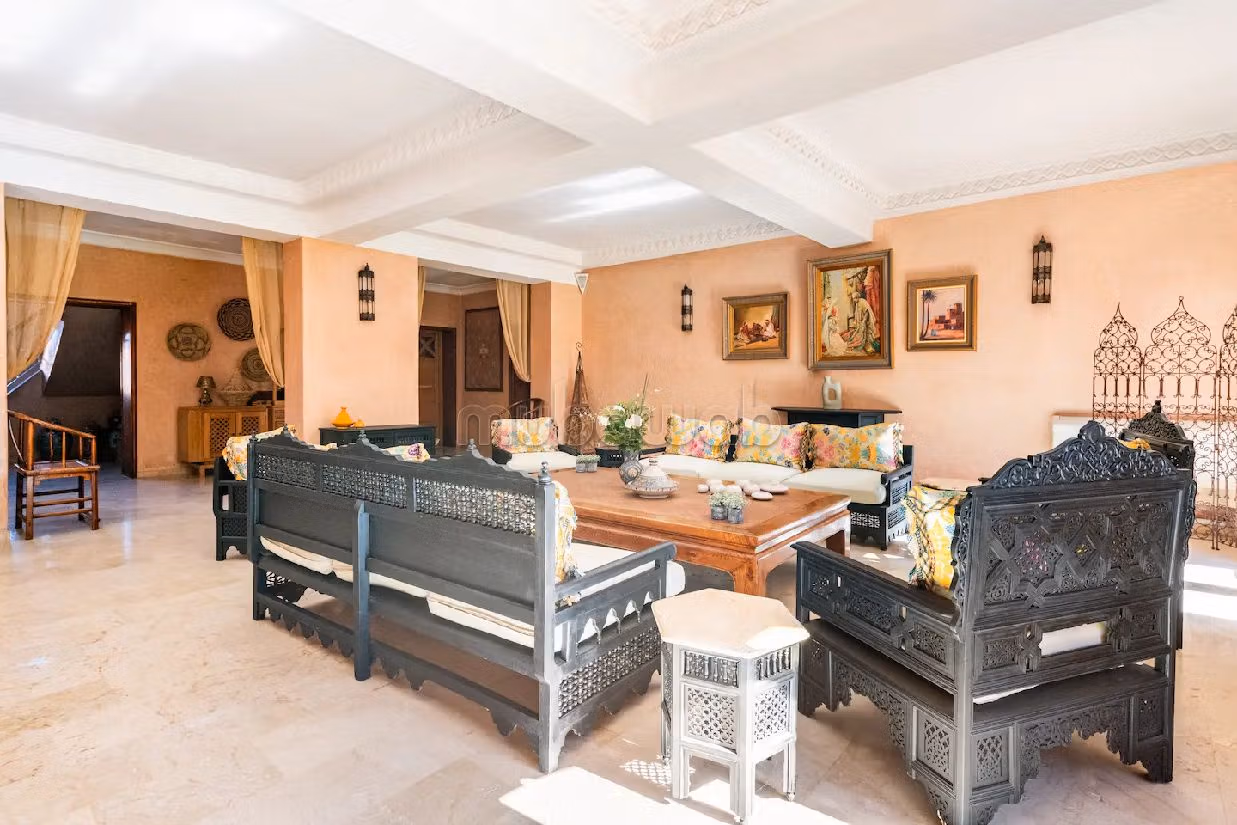 Esplendida villa en venta en Ennakhil Palmeraie. 16 dormitorios. Amueblado